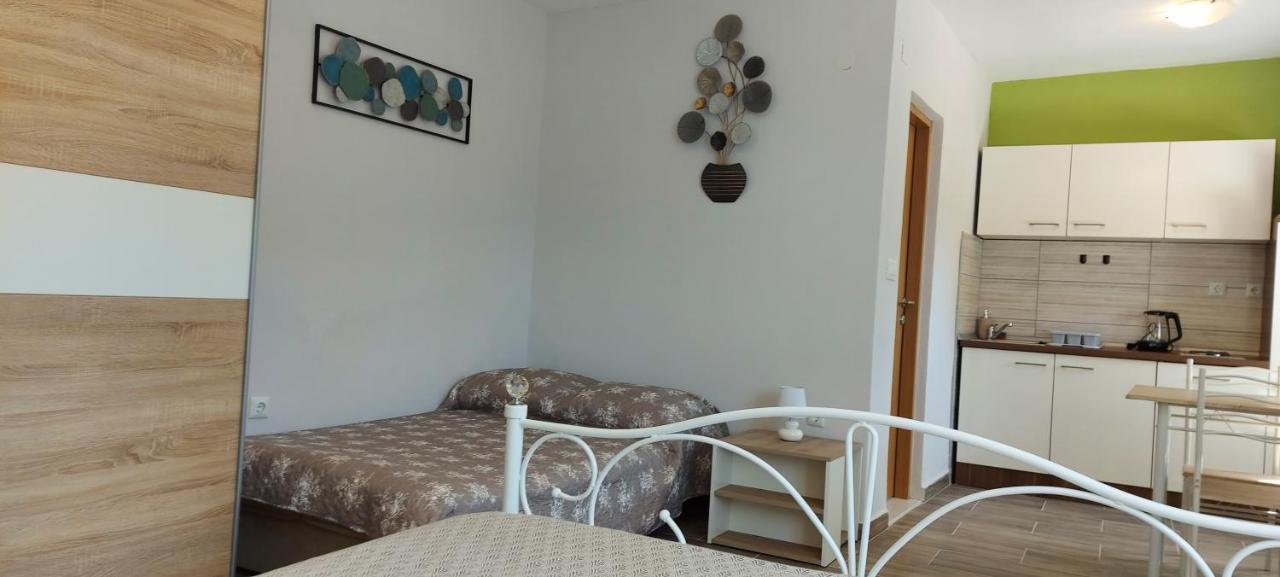 Studio Apartment Palmira Ližnjan Exteriör bild